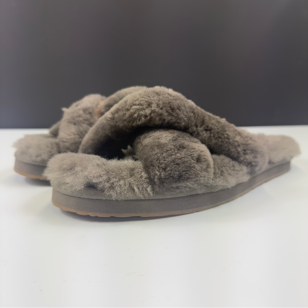 UGG Abela cris-cross grey furry sheepskin fluffy slippers sz 7 EUC - Picture 3 of 16